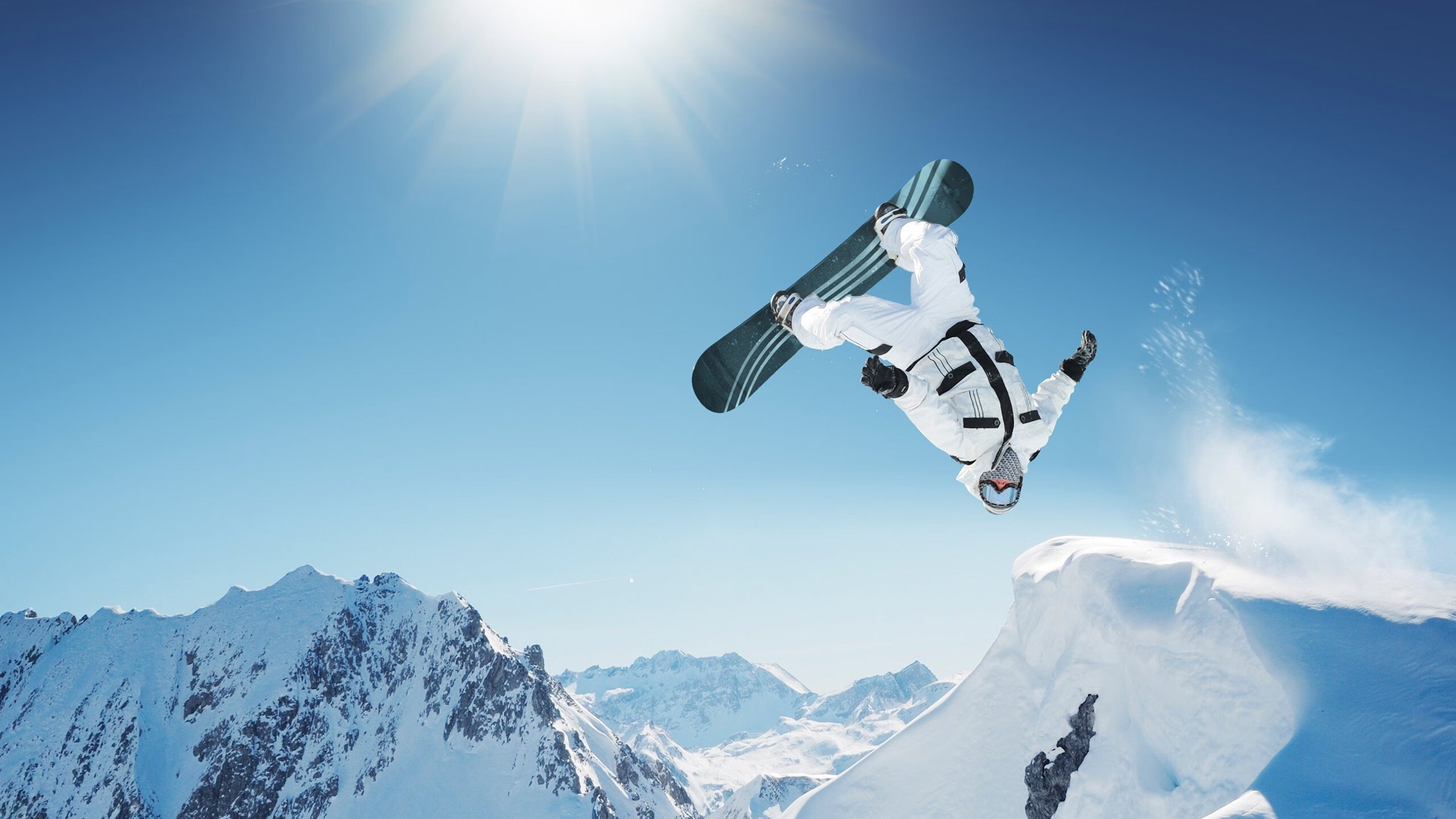 赛事首次启用全息数据播报增强用户参与感与沉浸体验，全息信息